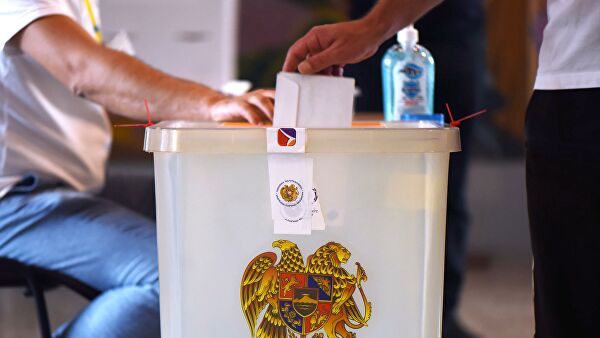At the polling station of Gunshots rang out in Armenia 